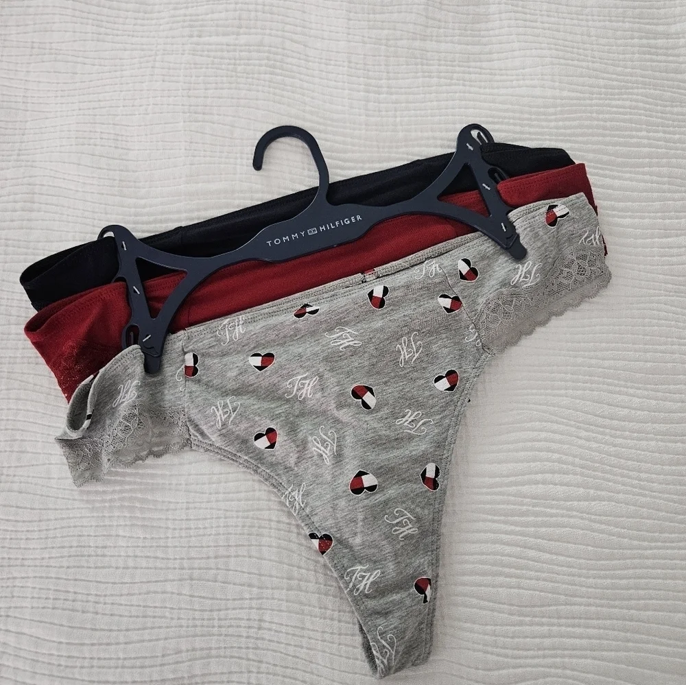 Tommy Hilfiger size large thongs NEW